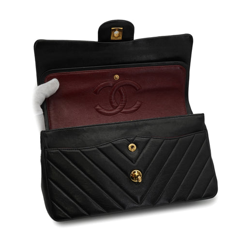 VINTAGE CHANEL CHEVRON V STITCH CHAIN SHOULDER BAG BLACK LAMB SKIN GOLD HARDWARE 90340147