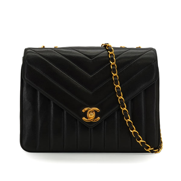 VINTAGE CHANEL CHEVRON V STITCH CHAIN SHOULDER BAG BLACK LAMB SKIN GOLD HARDWARE 90341827