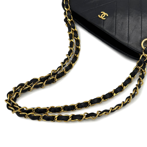 VINTAGE CHANEL CHEVRON V STITCH CHAIN SHUOLDER BAG BLACK LAMB SKIN GOLD HARDWARE 90317011