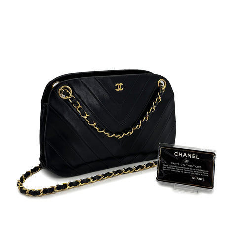 VINTAGE CHANEL CHEVRON V STITCH CHAIN SHUOLDER BAG BLACK LAMB SKIN GOLD HARDWARE 90317011
