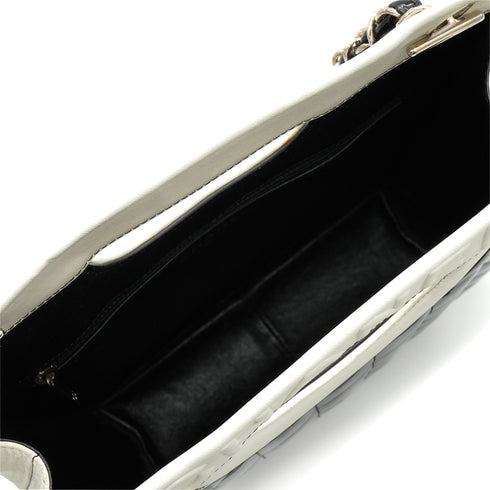 VINTAGE CHANEL CHOCOLATE BAR HAND SHOULDER BAG BLACK WHITE ENAMEL LEATHER SILVER HARDWARE 90345512