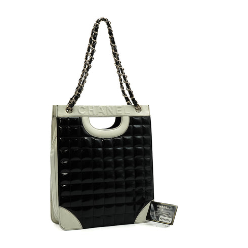 VINTAGE CHANEL CHOCOLATE BAR HAND SHOULDER BAG BLACK WHITE ENAMEL LEATHER SILVER HARDWARE 90345512
