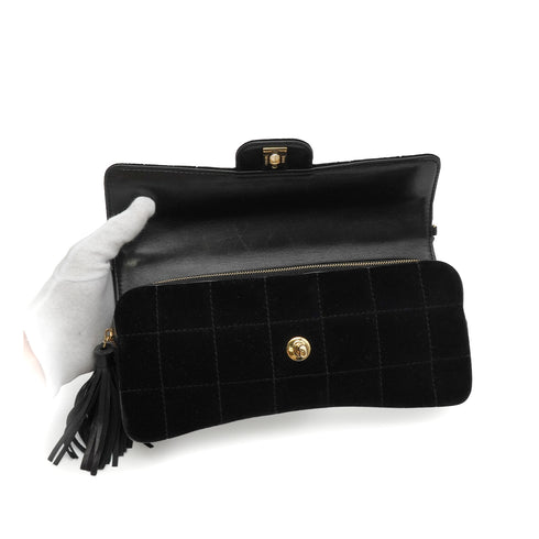 VINTAGE CHANEL CHOCOLATE BAR FRINGE CHAIN SHOULDER BAG BLACK VELOUR LEATHER GOLD HARDWARE 90344377