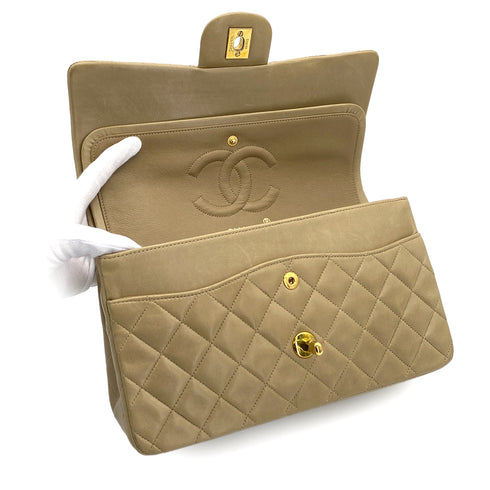 VINTAGE CHANEL CLASSIC FLAP MEDIUM CHAIN SHOULDER BAG BEIGE LAMB SKIN GOLD HARDWARE 90323979