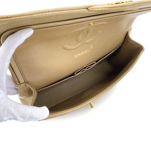 VINTAGE CHANEL CLASSIC FLAP MEDIUM CHAIN SHOULDER BAG BEIGE LAMB SKIN GOLD HARDWARE 90323979