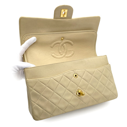 VINTAGE CHANEL CLASSIC FLAP MEDIUM CHAIN SHOULDER BAG BEIGE LAMB SKIN GOLD HARDWARE 90314339
