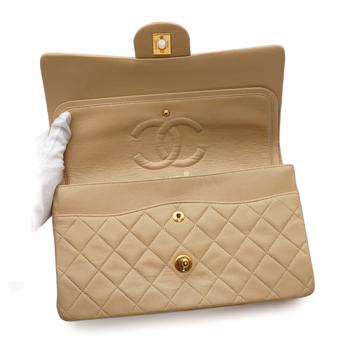 VINTAGE CHANEL CLASSIC FLAP MEDIUM CHAIN SHOULDER BAG BEIGE LAMB SKIN GOLD HARDWARE 90345501