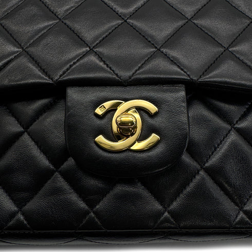 VINTAGE CHANEL CLASSIC FLAP MEDIUM CHAIN SHOULDER BAG BLACK LAMB SKIN GOLD HARDWARE 90321005
