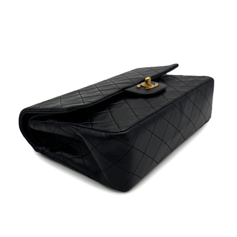 VINTAGE CHANEL CLASSIC FLAP MEDIUM CHAIN SHOULDER BAG BLACK LAMB SKIN GOLD HARDWARE 90323456