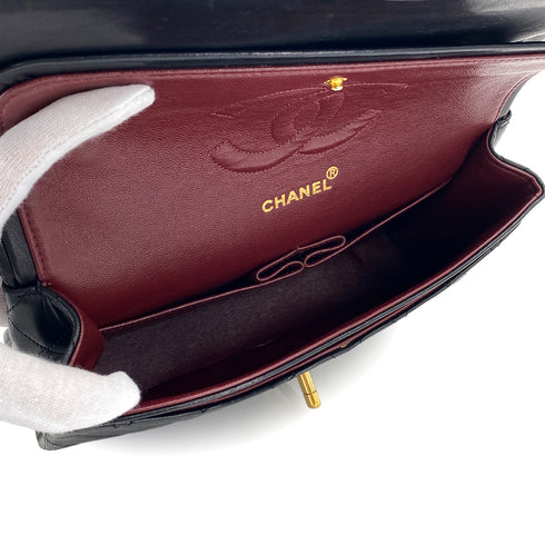 VINTAGE CHANEL CLASSIC FLAP MEDIUM CHAIN SHOULDER BAG BLACK LAMB SKIN GOLD HARDWARE 90324635