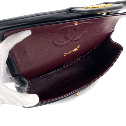 VINTAGE CHANEL CLASSIC FLAP MEDIUM CHAIN SHOULDER BAG BLACK LAMB SKIN GOLD HARDWARE 90327151