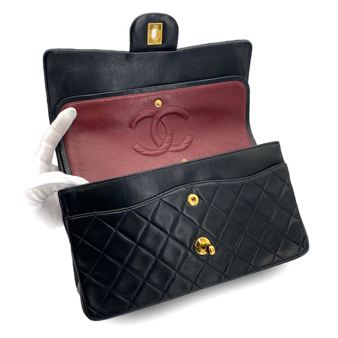 VINTAGE CHANEL CLASSIC FLAP MEDIUM CHAIN SHOULDER BAG BLACK LAMB SKIN GOLD HARDWARE 90327315