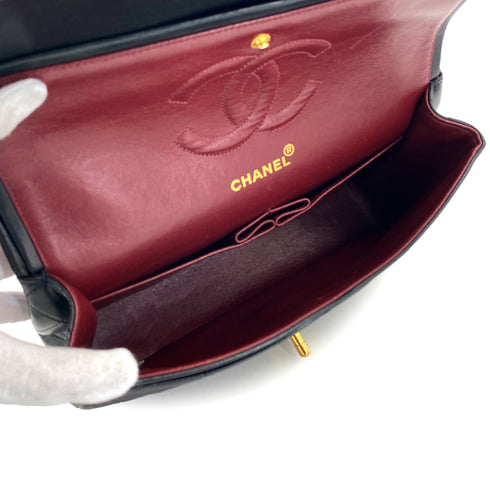 VINTAGE CHANEL CLASSIC FLAP MEDIUM CHAIN SHOULDER BAG BLACK LAMB SKIN GOLD HARDWARE 90327315