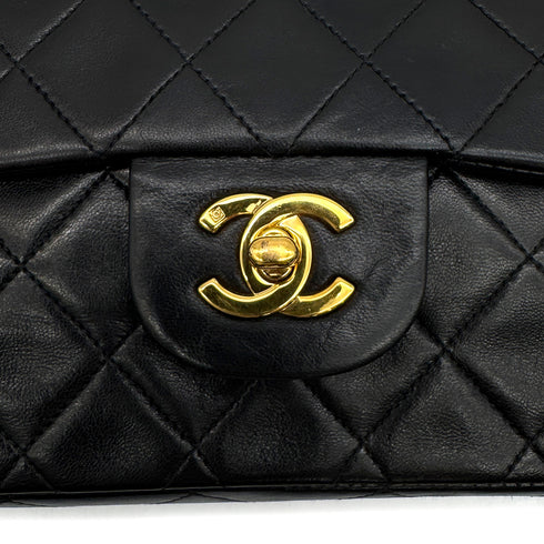 VINTAGE CHANEL CLASSIC FLAP MEDIUM CHAIN SHOULDER BAG BLACK LAMB SKIN GOLD HARDWARE 90328695