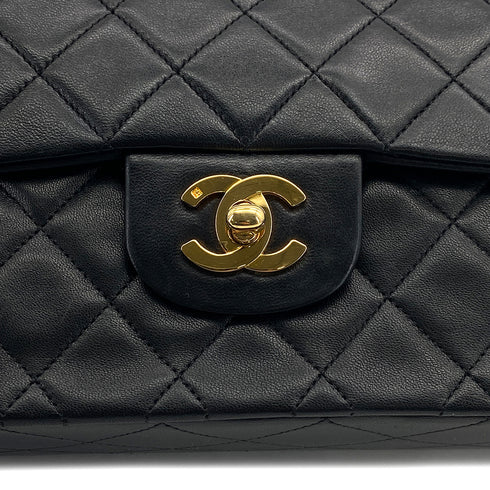 VINTAGE CHANEL CLASSIC FLAP MEDIUM CHAIN SHOULDER BAG BLACK LAMB SKIN GOLD HARDWARE 90314335