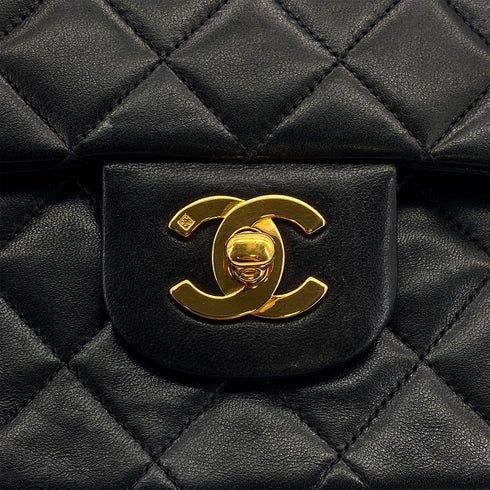 VINTAGE CHANEL CLASSIC FLAP MEDIUM CHAIN SHOULDER BAG BLACK LAMB SKIN GOLD HARDWARE 90321757