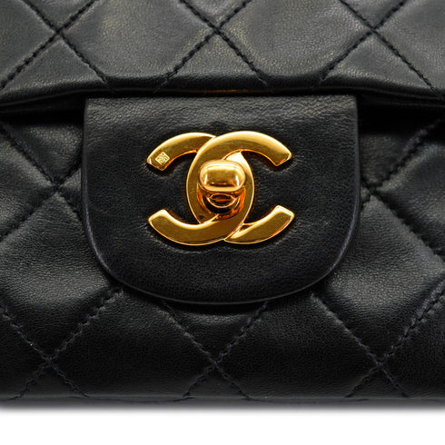 VINTAGE CHANEL CLASSIC FLAP SMALL CHAIN SHOULDER BAG BLACK LAMB SKIN GOLD HARDWARE 90332589