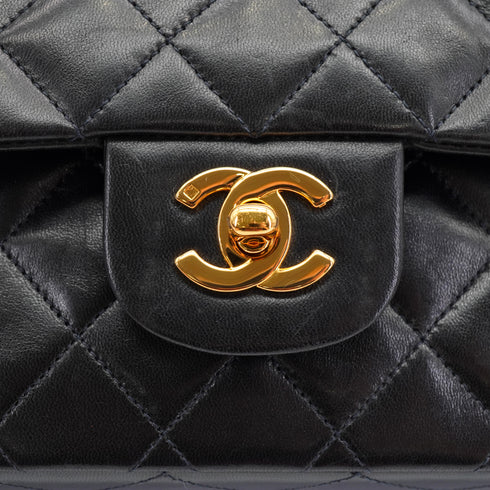 VINTAGE CHANEL CLASSIC FLAP MEDIUM CHAIN SHOULDER BAG BLACK LAMB SKIN GOLD HARDWARE 90334157