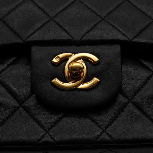 VINTAGE CHANEL CLASSIC FLAP MEDIUM CHAIN SHOULDER BAG BLACK LAMB SKIN GOLD HARDWARE 90335753
