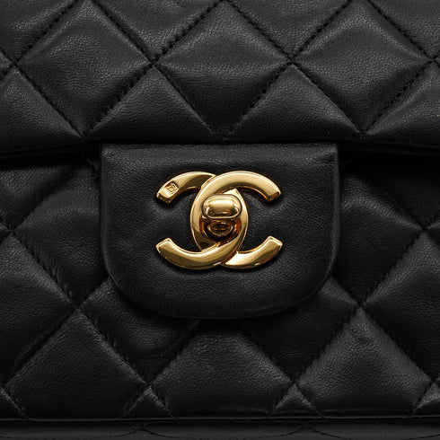 VINTAGE CHANEL CLASSIC FLAP MEDIUM CHAIN SHOULDER BAG BLACK LAMB SKIN GOLD HARDWARE 90343913