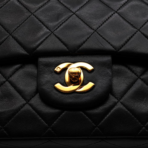 VINTAGE CHANEL CLASSIC FLAP MEDIUM CHAIN SHOULDER BAG BLACK LAMB SKIN GOLD HARDWARE 90343950