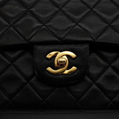 VINTAGE CHANEL CLASSIC FLAP MEDIUM CHAIN SHOULDER BAG BLACK LAMB SKIN GOLD HARDWARE 90343959