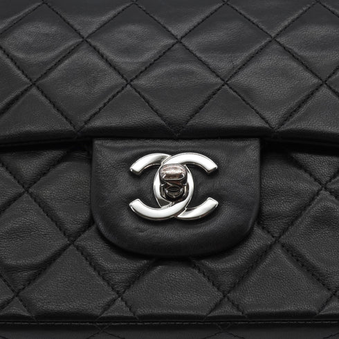 VINTAGE CHANEL CLASSIC FLAP MEDIUM CHAIN SHOULDER BAG BLACK LAMB SKIN SILVER HARDWARE 90334867