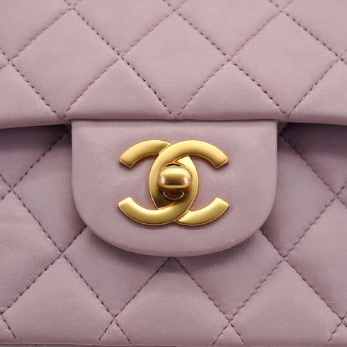 VINTAGE CHANEL CLASSIC FLAP MEDIUM CHAIN SHOULDER BAG PALE PURPLE LAMB SKIN GOLD HARDWARE 90332919