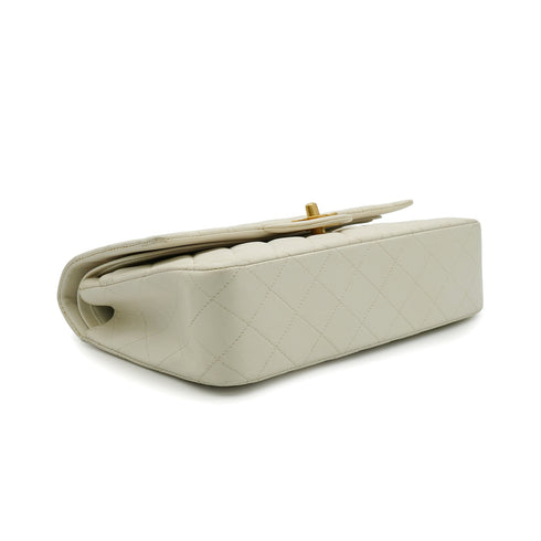 VINTAGE CHANEL CLASSIC FLAP MEDIUM CHAIN SHOULDER BAG WHITE LAMB SKIN GOLD HARDWARE 90341715