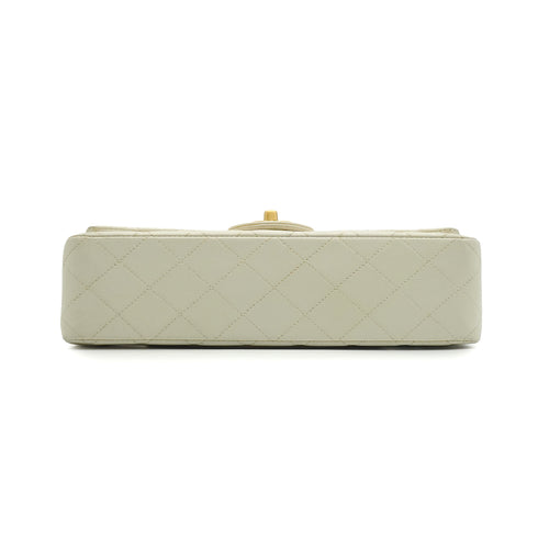 VINTAGE CHANEL CLASSIC FLAP MEDIUM CHAIN SHOULDER BAG WHITE LAMB SKIN GOLD HARDWARE 90341715