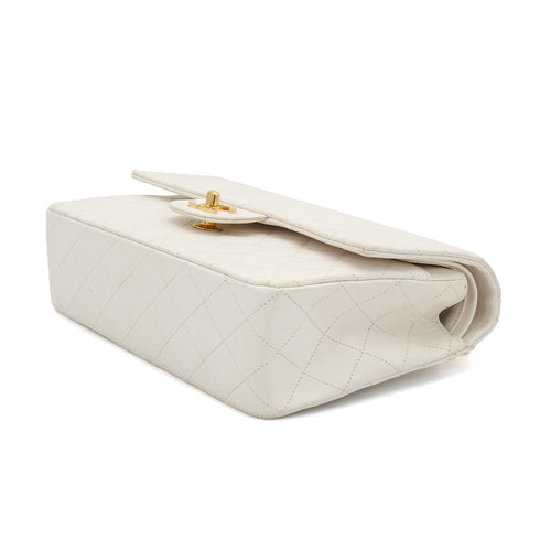 VINTAGE CHANEL CLASSIC FLAP MEDIUM CHAIN SHOULDER BAG WHITE LAMB SKIN GOLD HARDWARE 90324288