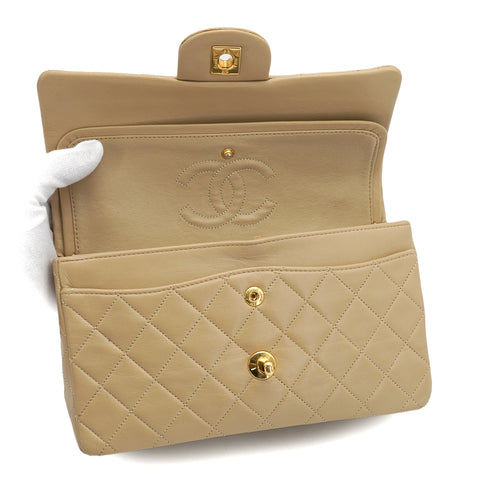 VINTAGE CHANEL CLASSIC FLAP SMALL CHAIN SHOULDER BAG BEIGE LAMB SKIN GOLD HARDWARE 90321004