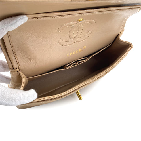 VINTAGE CHANEL CLASSIC FLAP SMALL CHAIN SHOULDER BAG BEIGE LAMB SKIN GOLD HARDWARE 90324761