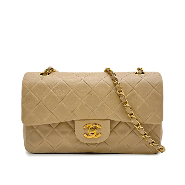 VINTAGE CHANEL CLASSIC FLAP SMALL CHAIN SHOULDER BAG BEIGE LAMB SKIN GOLD HARDWARE 90317723