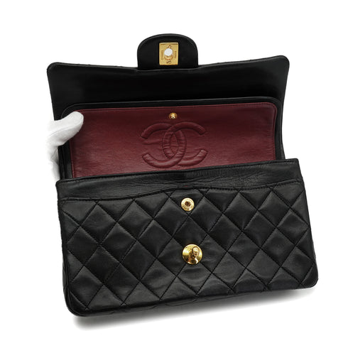 VINTAGE CHANEL CLASSIC FLAP SMALL CHAIN SHOULDER BAG BLACK LAMB SKIN GOLD HARDWARE 90335139