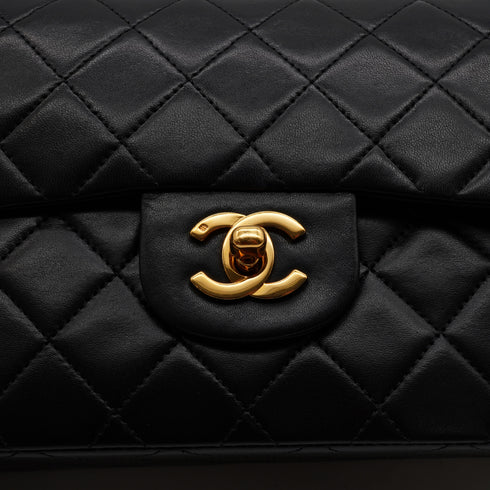 VINTAGE CHANEL CLASSIC FLAP SMALL CHAIN SHOULDER BAG BLACK LAMB SKIN GOLD HARDWARE 90335783
