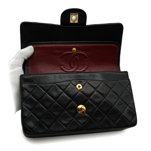 VINTAGE CHANEL CLASSIC FLAP SMALL CHAIN SHOULDER BAG BLACK LAMB SKIN GOLD HARDWARE 90339945