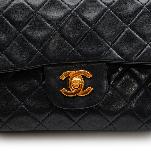 VINTAGE CHANEL CLASSIC FLAP SMALL CHAIN SHOULDER BAG BLACK LAMB SKIN GOLD HARDWARE 90342576