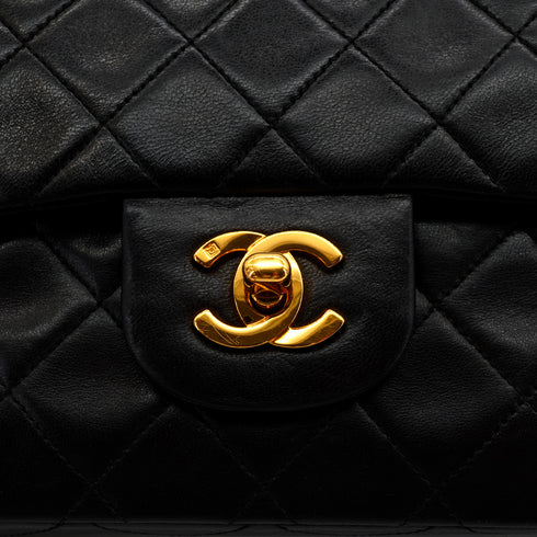 VINTAGE CHANEL CLASSIC FLAP SMALL CHAIN SHOULDER BAG BLACK LAMB SKIN GOLD HARDWARE 90345507