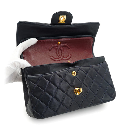 VINTAGE CHANEL CLASSIC FLAP SMALL CHAIN SHOULDER BAG NAVY LAMB SKIN GOLD HARDWARE 90331965