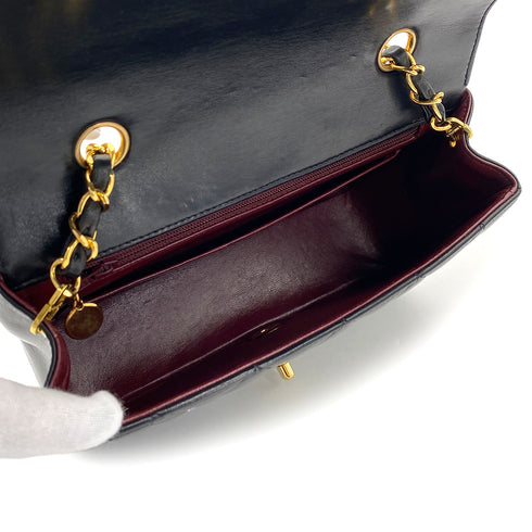 VINTAGE CHANEL DIANA SMALL CHAIN SHOULDER BAG BLACK LAMB SKIN GOLD HARDWARE 90317884