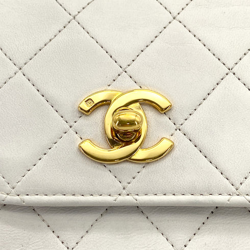 VINTAGE CHANEL DOUBLE TURN LOCK MATELASSE CHAIN SHOULDER HAND BAG WHITE LAMB SKIN GOLD HARDWARE 90325945