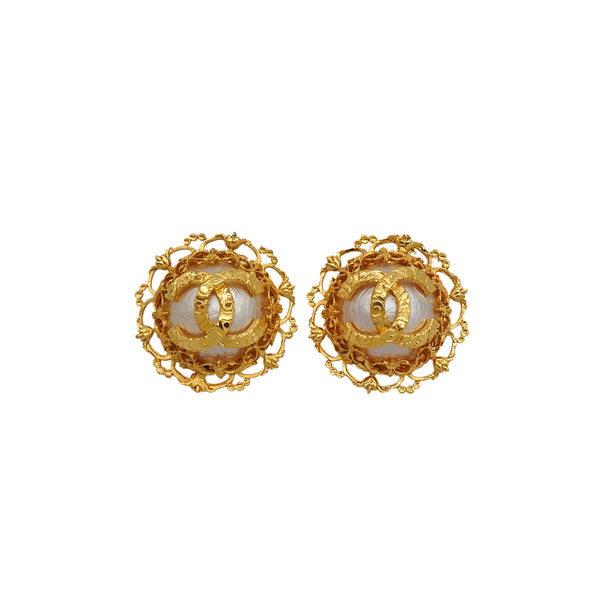 VINTAGE CHANEL EARRINGS COCOMARK FAUX PEARL GOLD ACCESSORY 26 90348345