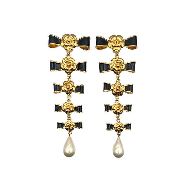 VINTAGE CHANEL EARRINGS RIBBON CAMELLIA FAUX PEARL BLACK WHITE ACCESSORY 90312615