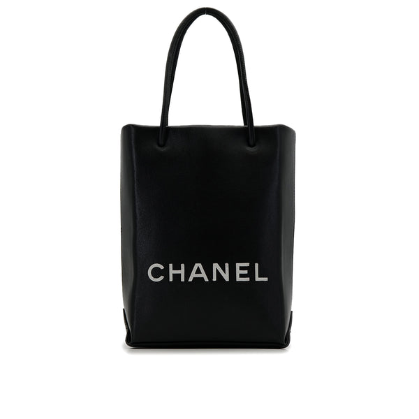 VINTAGE CHANEL ESSENTIAL LOGO HAND BAG BLACK WHITE CALF LEATHER 90321153