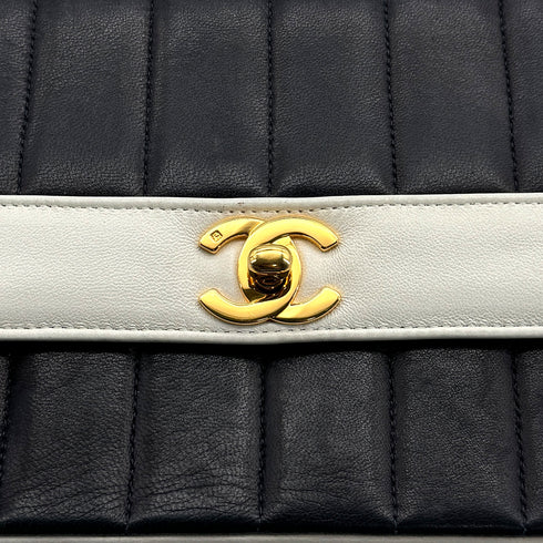 VINTAGE CHANEL MADEMOISELLE CHAIN SHOULDER BAG NAVY WHITE LAMB SKIN GOLD HARDWARE 90322940