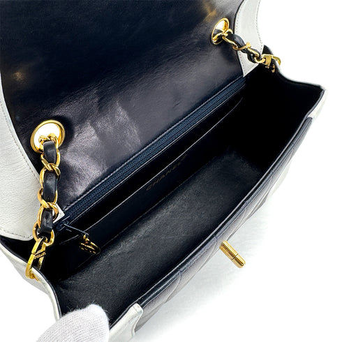 VINTAGE CHANEL MADEMOISELLE CHAIN SHOULDER BAG NAVY WHITE LAMB SKIN GOLD HARDWARE 90322940