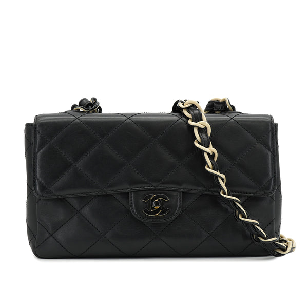 VINTAGE CHANEL MATELASSE BICOLOR CHAIN SHOULDER BAG BLACK LAMB SKIN 90326858