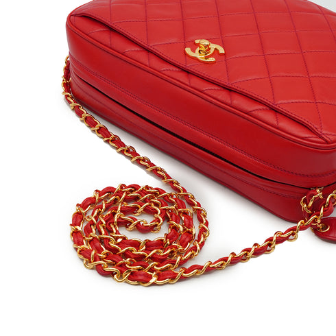 VINTAGE CHANEL MATELASSE CAMERA BAG RED LAMB SKIN GOLD HARDWARE 90338884