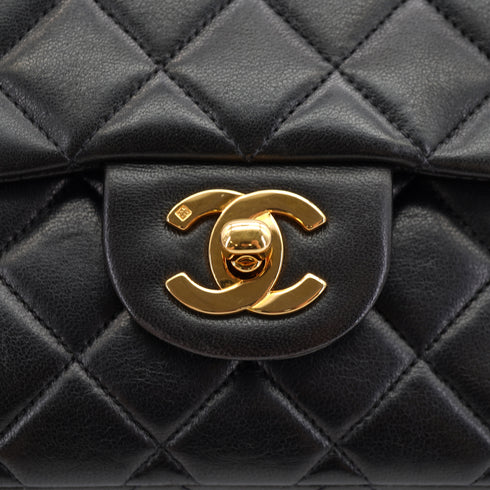 VINTAGE CHANEL MATELASSE 25 CHAIN BACKPACK BAG BLACK LAMB SKIN GOLD HARDWARE 90335586
